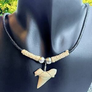 Vintage 90's Natural Shark Tooth Surfer Leather Cord Necklace